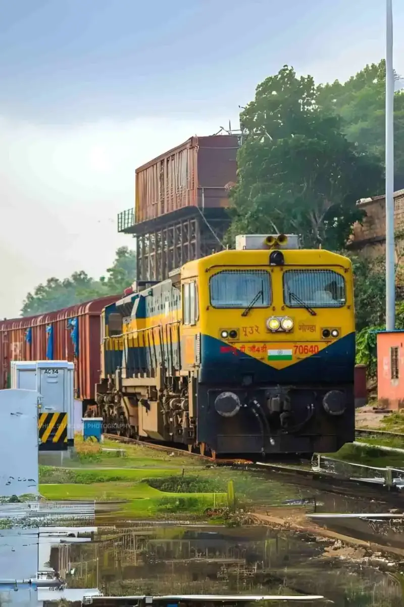 indian-railways-carrying-freight-home-page-image